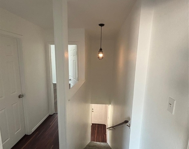 801 Bluebonnet Drive - Photo Thumbnail 14
