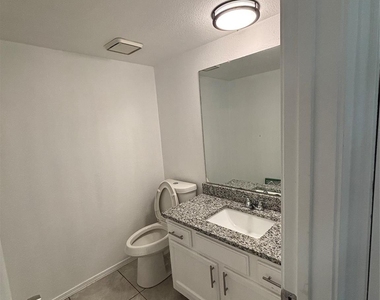 801 Bluebonnet Drive - Photo Thumbnail 7