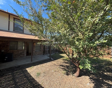801 Bluebonnet Drive - Photo Thumbnail 2