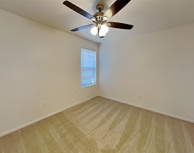 6712 Meadow Way Lane - Photo Thumbnail 10