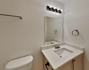 6712 Meadow Way Lane - Photo Thumbnail 7