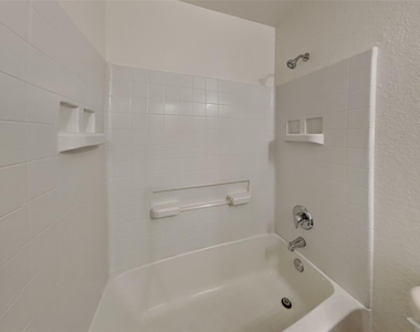 6712 Meadow Way Lane - Photo Thumbnail 16