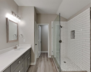 115 Pullman Place - Photo Thumbnail 8