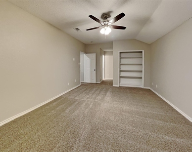 115 Pullman Place - Photo Thumbnail 7