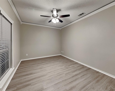 115 Pullman Place - Photo Thumbnail 3