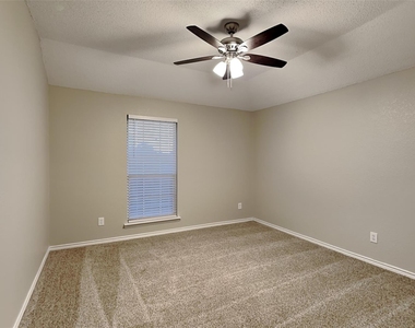 115 Pullman Place - Photo Thumbnail 12
