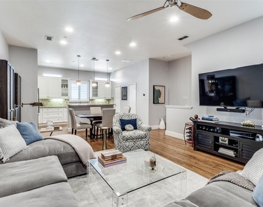 2411 N Hall Street - Photo Thumbnail 5