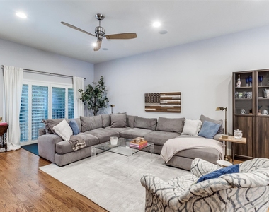 2411 N Hall Street - Photo Thumbnail 7