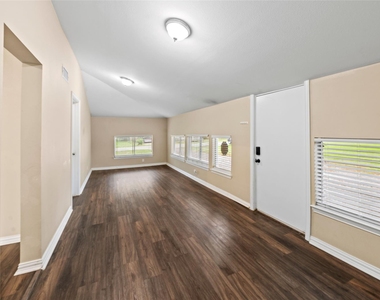 401 Central - Photo Thumbnail 9