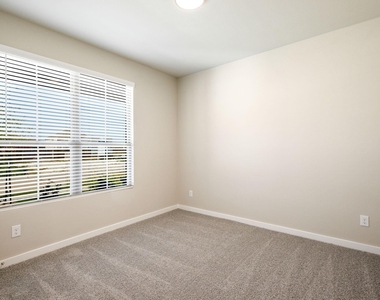3711 Turpin Drive - Photo Thumbnail 4