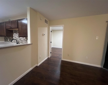 18333 Roehampton Drive - Photo Thumbnail 2