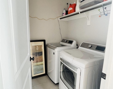 305 Cypress Hill Drive - Photo Thumbnail 18