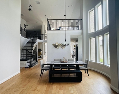 305 Cypress Hill Drive - Photo Thumbnail 5