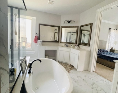 305 Cypress Hill Drive - Photo Thumbnail 22