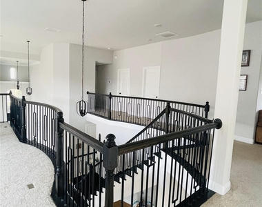 305 Cypress Hill Drive - Photo Thumbnail 25