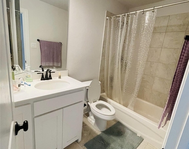 305 Cypress Hill Drive - Photo Thumbnail 32