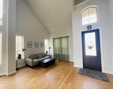 305 Cypress Hill Drive - Photo Thumbnail 3