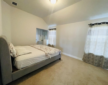 305 Cypress Hill Drive - Photo Thumbnail 35