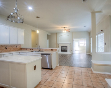 5012 Nash Lane - Photo Thumbnail 3