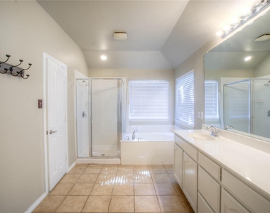 5012 Nash Lane - Photo Thumbnail 16