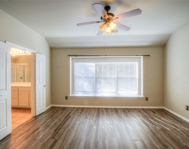 5012 Nash Lane - Photo Thumbnail 14