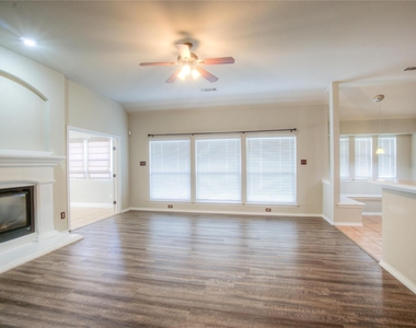 5012 Nash Lane - Photo Thumbnail 9