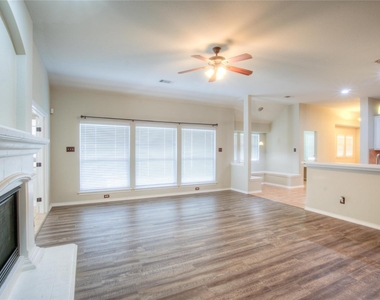 5012 Nash Lane - Photo Thumbnail 10