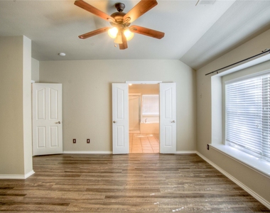 5012 Nash Lane - Photo Thumbnail 15