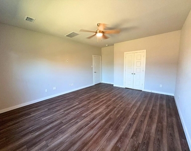 10740 Juniper Canyon Way - Photo Thumbnail 6