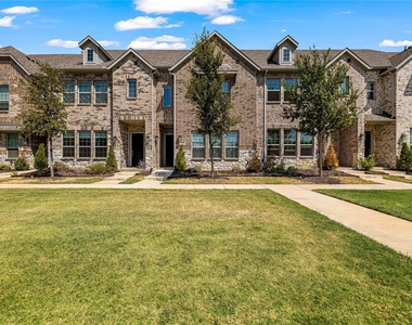 1451 Perrin Lane - Photo Thumbnail 2