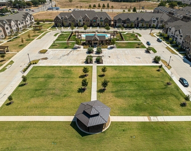 1451 Perrin Lane - Photo Thumbnail 25