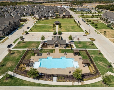 1451 Perrin Lane - Photo Thumbnail 24