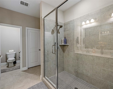 1451 Perrin Lane - Photo Thumbnail 14