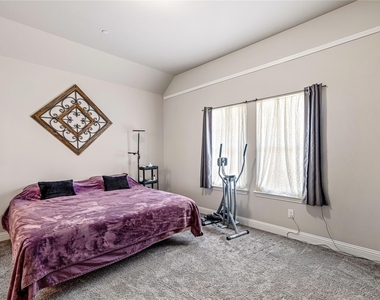 1451 Perrin Lane - Photo Thumbnail 11