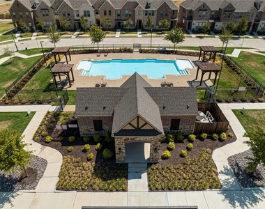 1451 Perrin Lane - Photo Thumbnail 26