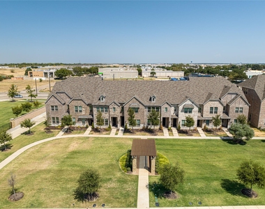 1451 Perrin Lane - Photo Thumbnail 23