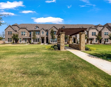 1451 Perrin Lane - Photo Thumbnail 1