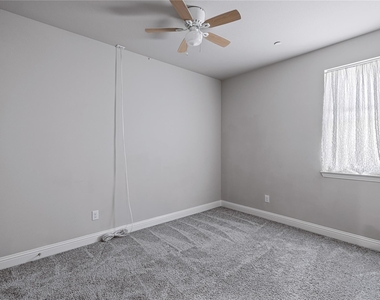 1451 Perrin Lane - Photo Thumbnail 19