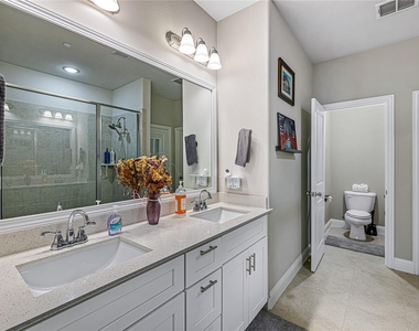 1451 Perrin Lane - Photo Thumbnail 13