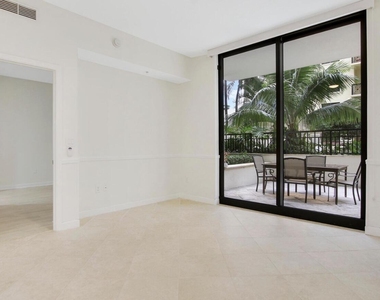 801 S Olive Avenue - Photo Thumbnail 24