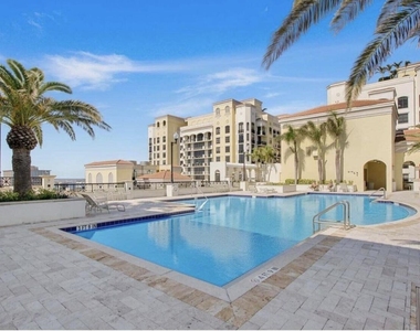 801 S Olive Avenue - Photo Thumbnail 13