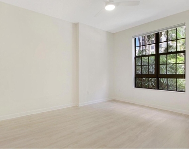 801 S Olive Avenue - Photo Thumbnail 22