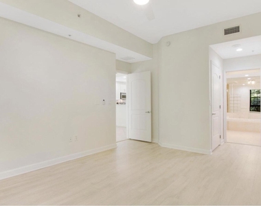 801 S Olive Avenue - Photo Thumbnail 21