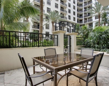 801 S Olive Avenue - Photo Thumbnail 16
