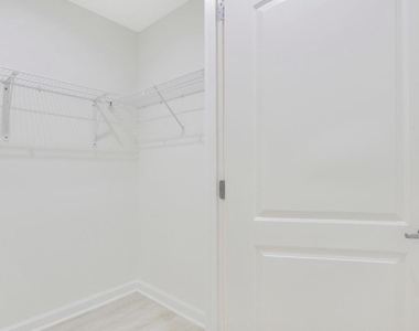801 S Olive Avenue - Photo Thumbnail 17