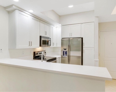 801 S Olive Avenue - Photo Thumbnail 35