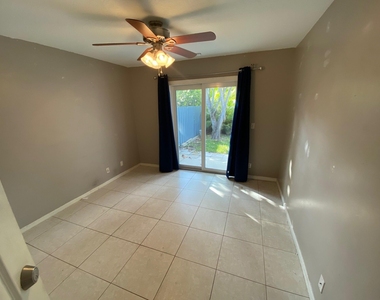 963 Red Parrot Lane - Photo Thumbnail 8