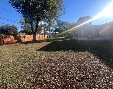 3215 Pine Avenue - Photo Thumbnail 20