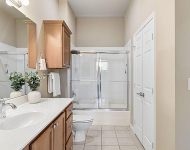 800 E 15th Street - Photo Thumbnail 17