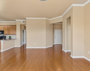 800 E 15th Street - Photo Thumbnail 12
